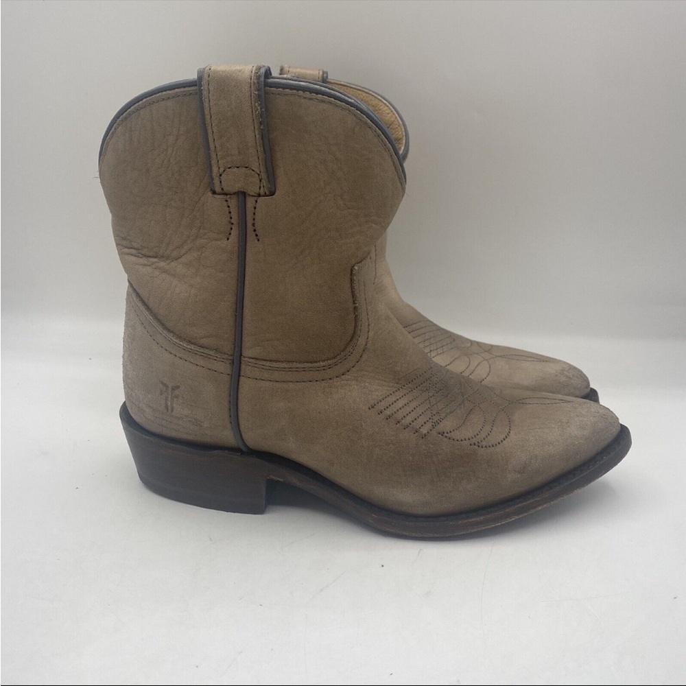 Frye Billy short distressed western cowboy grayish tan heeled booties 8.5 Mexico